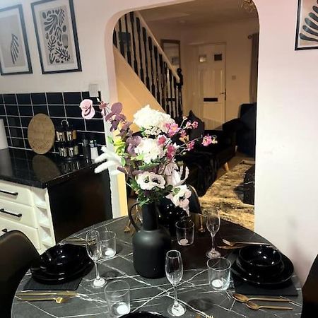 Beautiful House Off-Road Free Parking Villa Farnworth Exteriör bild