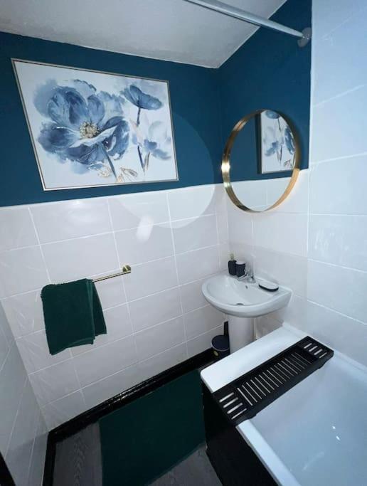 Beautiful House Off-Road Free Parking Villa Farnworth Exteriör bild