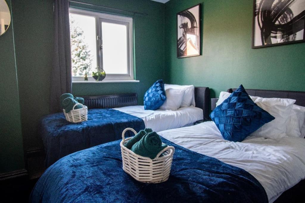 Beautiful House Off-Road Free Parking Villa Farnworth Exteriör bild